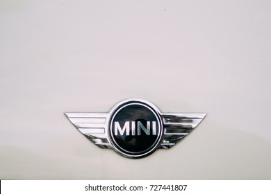 Free Silver Mini Cooper Logo Vector - TitanUI