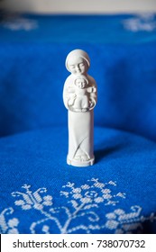 Statue von Maria und dem Jesuskind