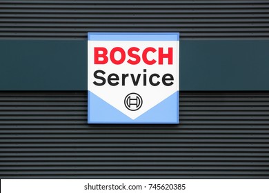 Bosch Car Service Fender Cover with White Logo
