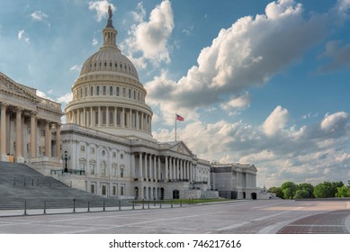 Gedung Capitol Amerika Serikat saat matahari terbenam, Washington DC, AS.