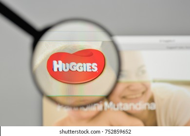 Huggies Pull Ups Logo PNG vector in SVG, PDF, AI, CDR format