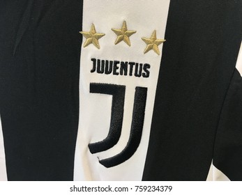 File:Juventus FC 2017 flag (black).svg - Wikimedia Commons