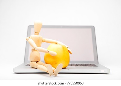木製の男, ∥で∥, コンピュータ, 取る, りんご