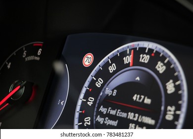 Fahrzeuganzeige bei Geschwindigkeitsüberschreitung