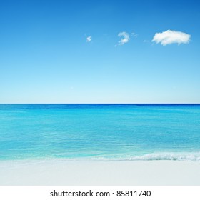 Prachtig tropisch zeegezicht. Lucht en zee.