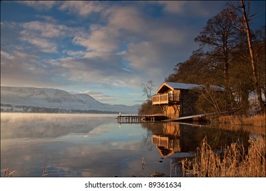 โรงเก็บเรือ The Duke of Portland โรงเก็บเรือเป็นสถานที่สำคัญที่มีชื่อเสียงบนฝั่ง Ullswater ในเขตคัมเบรียในอุทยานแห่งชาติ English Lake District
