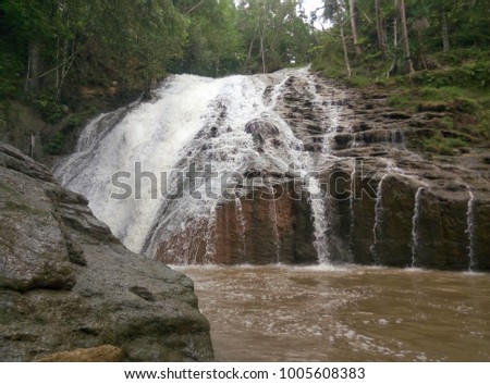 banyunibo waterfall indonesian wall