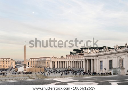 Picture of San Pedro (Saint Peter) Square, Rome.