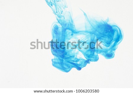 blue ink dissolves in water