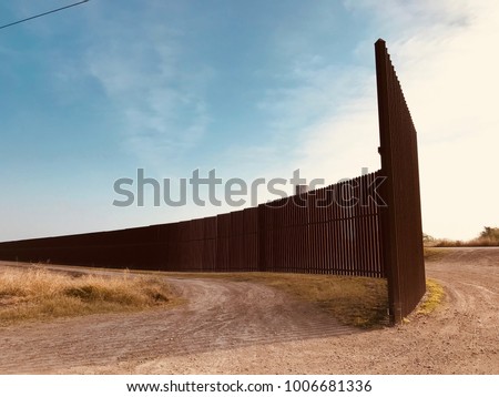 US Mexican border wall Texas Royalty-Free Stock Photo #1006681336