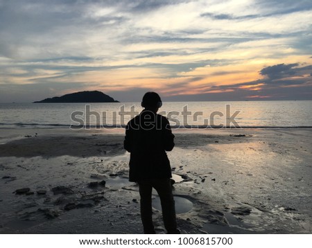 Beautiful people silhouette pictures at beachfront