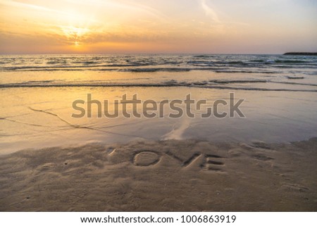 Love on the beach on Valentine's Day
