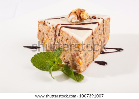 carrot cake with Mint