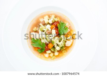 Thick soup of Italian origin made with vegetables, with the addition of pasta and both. Ingredients include beans, onions, celery, carrots, stock, and tomatoes