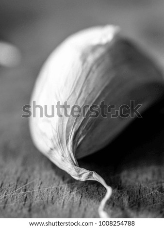 Black and white photo of garlic
