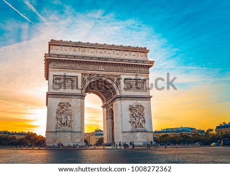 View of the Arch of Triumph in a parisian sunset Royalty-Free Stock Photo #1008272362