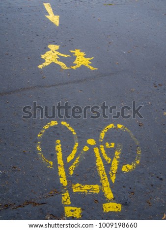 Road markings for bicycles