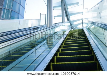 Real escalator image