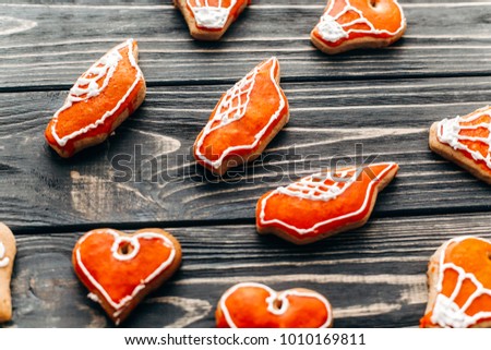 Delicious wedding desserts, romantic healthy cookies in heart shape and hot air balloon shape for St. Valentines day date, handmade pastry - heart cookies on wood background flat lay view close-up