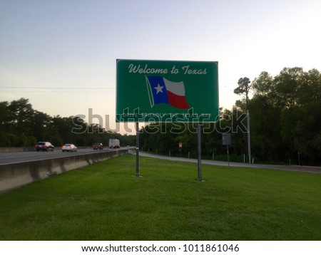 Texas welcome sign