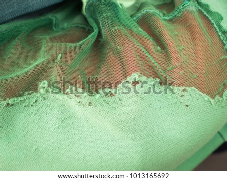 The Old Green T-Shirt on The Right Shoulder of The Worker Loose Lint Free Cloth
