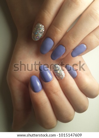 Light purple nails with glitter