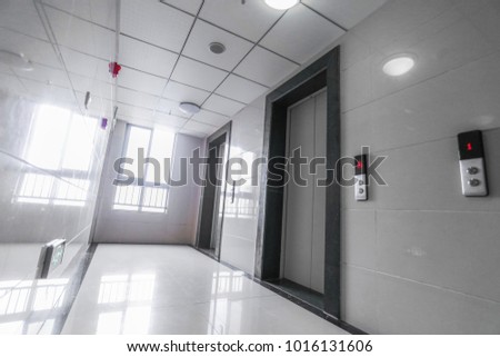 The elevator corridor in the residential community.