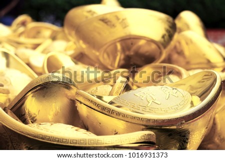 Chinese Gold Sycee with Wording means All Preciouses Come In