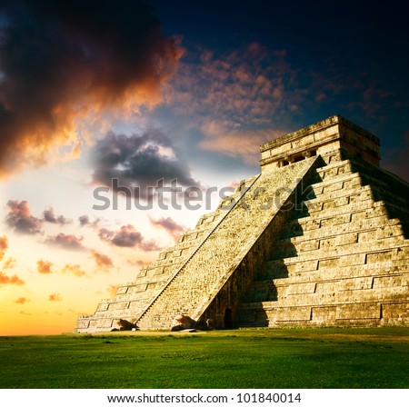Chichen Itza Mayan Pyramid Royalty-Free Stock Photo #101840014