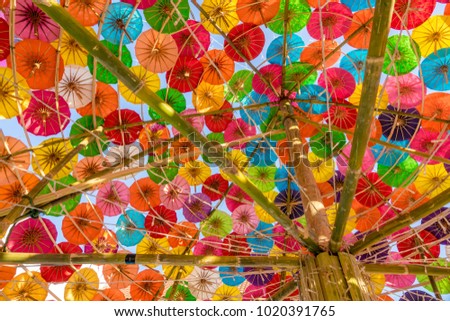 Color of umbrella background