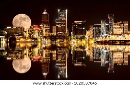 Full Moon Portland Oregon reflection Columbia River