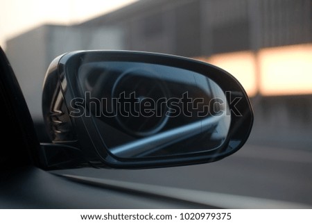 picture of side mirror