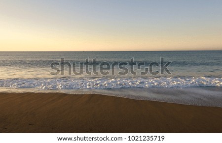 Sea shore, horizon and waves