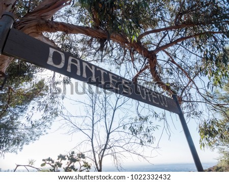 Entrance sign of Dantes View in Griffith park hiking trail at Los Angeles
