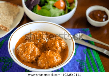Porcupine meatballs and tomato sause