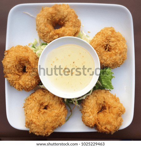The fried shrimp donut are a good appetizer for everybody.
