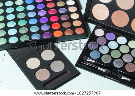 photo diverse set of make-up shadows