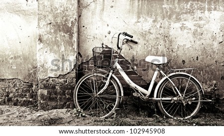 Bicycle in black and white