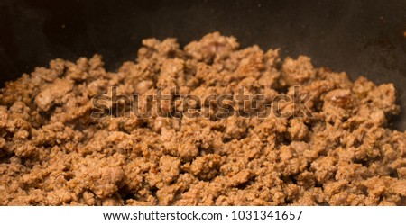 Cooking Mince Meat in a Skillet 