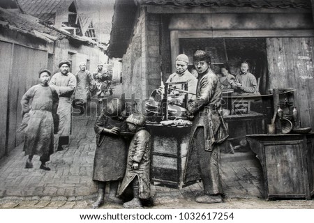 The people of old China were on the streets.