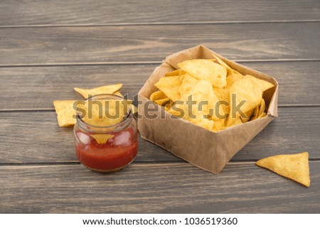 lavash chips with sauce, side view