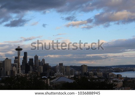 Seattle, a city on Puget Sound in the Pacific Northwest, is surrounded by water, mountains and evergreen forests. View point from Kerry Park. Seattle, Washington, USA.
