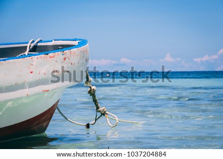 Philippines/Bohol - Boat on the bluest water