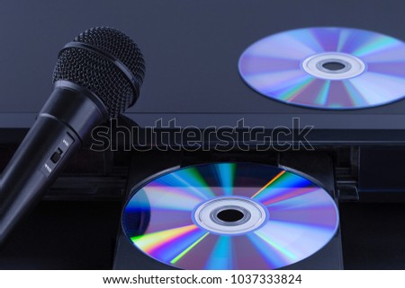 Disk in dvd-rom and microphone.