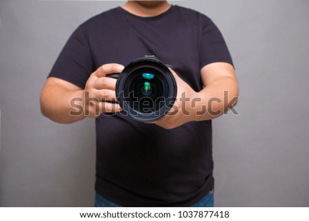 Black t-shirt photographer