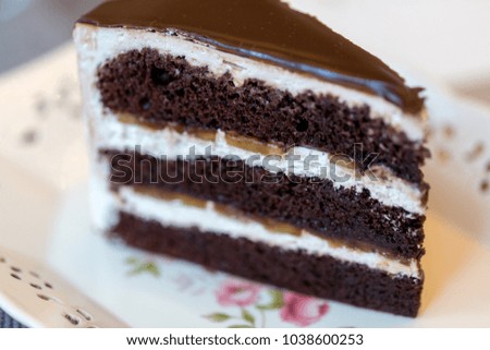 Chocolate cream cake