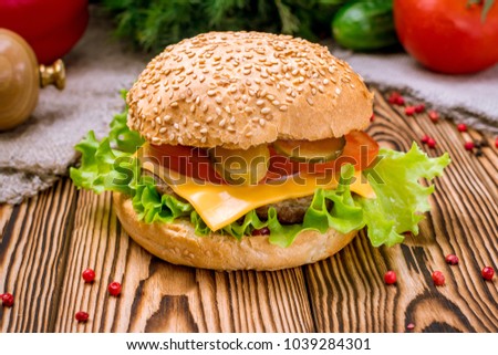 Hamurger with fries