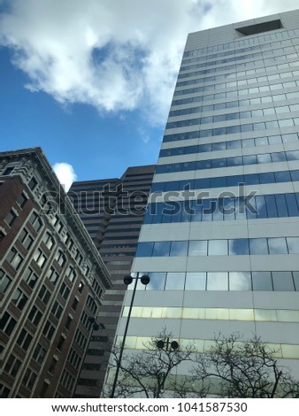 A shot of a skyscraper on a beautiful day in Cincinnati Ohio.