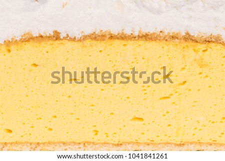 Texture of passion fruit biscuit cake and meringue 