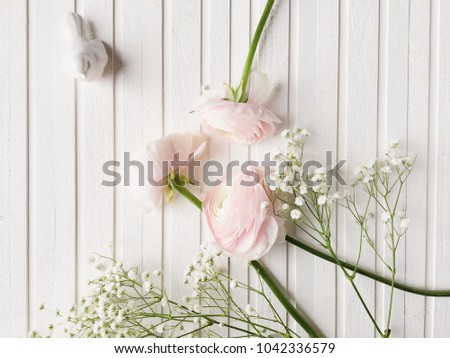Ranunculus white flatlay